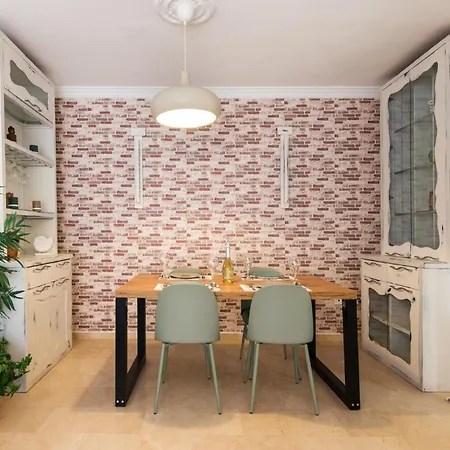 New 2nd Corner Center Ideal For Groups Apartmán